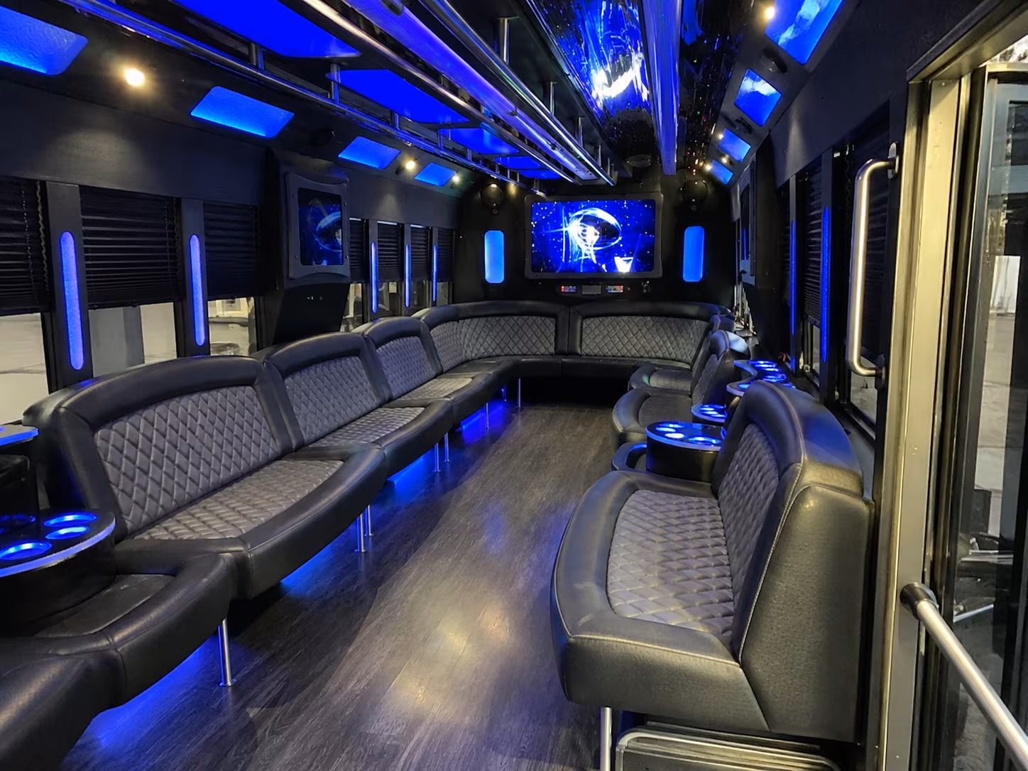 sandy 28 passenger party bus interior